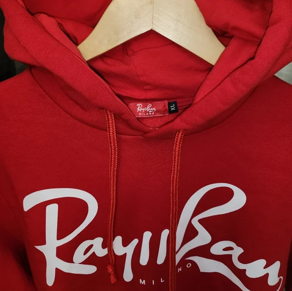 Red hoddie - Picture 3 of 3